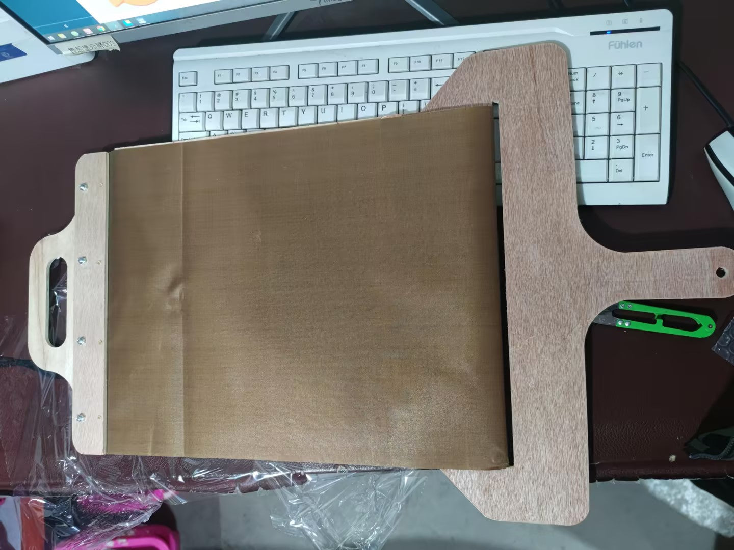 Sliding Pizza Shovel & Non-Stick Cutting Board